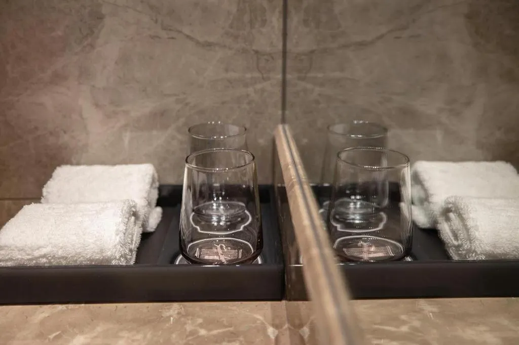 ****  Shanghai Sunshine Hotel China